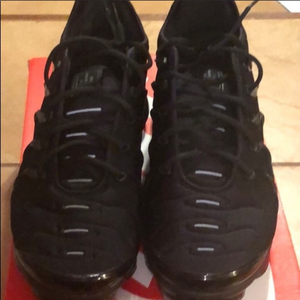 Vapor max triple black
